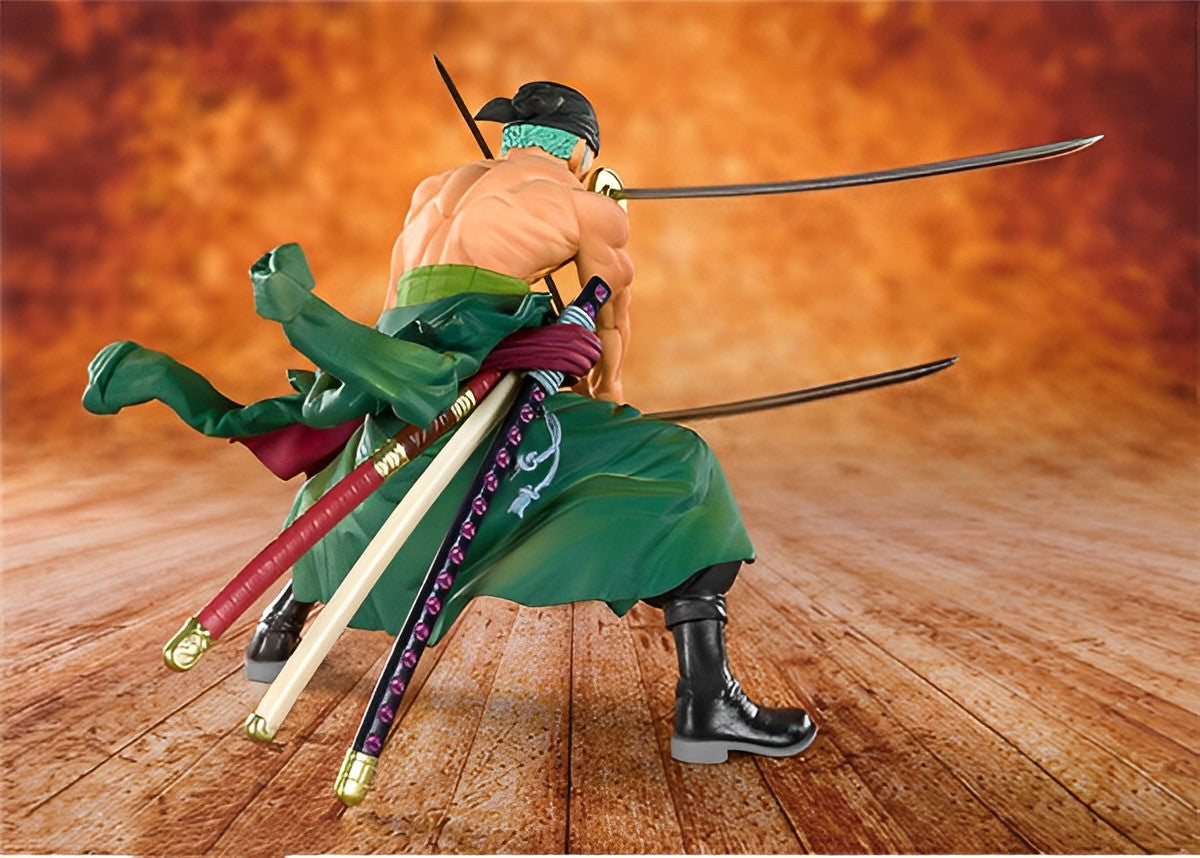 Roronoa Zoro 3 Espadas Action Figure One Piece